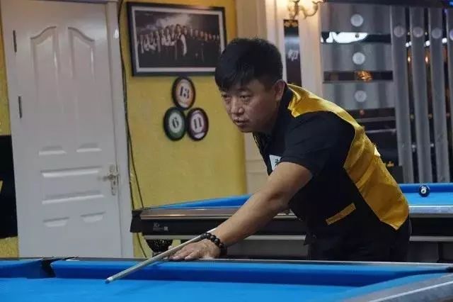 湖人逆转勇士詹姆斯狂砍34分（詹姆斯34分领衔湖人逆转击败勇士）